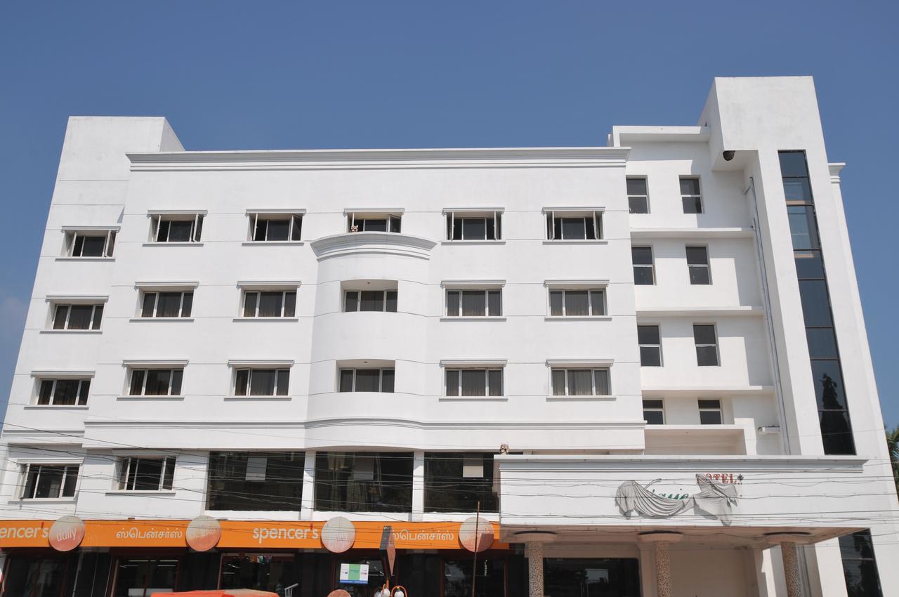 Hotel Vijayentra Pondicherry Exterior photo